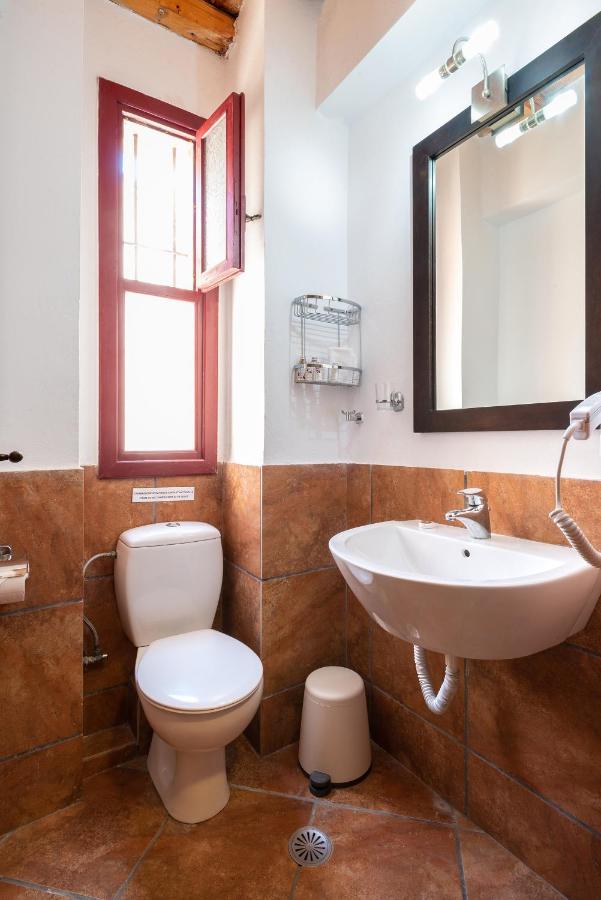 Lively Lofts By The Varos Residences Buitenkant foto